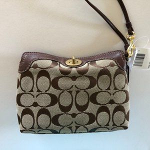 COACH Signature Tote Wristlet NWT Espresso